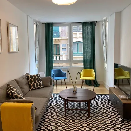 Апартаменты Usandizaga Apartment, Second Line Beach, Free Parking Сан-Себастьян