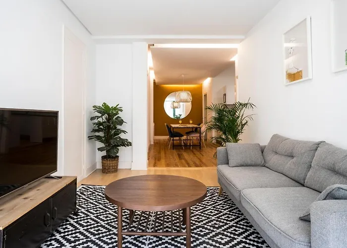 Apartmán Usandizaga Apartment, Second Line Beach, Free Parking *