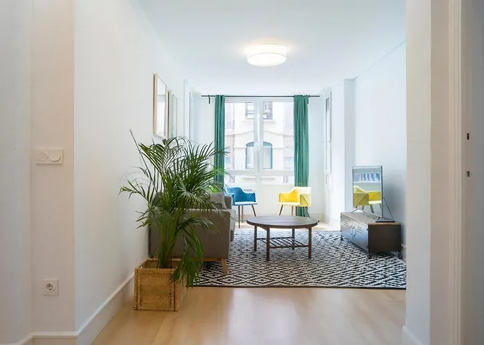 Apartmán Usandizaga Apartment, Second Line Beach, Free Parking *