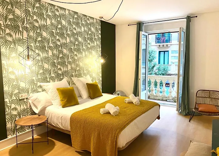 Apartmán Usandizaga Apartment, Second Line Beach, Free Parking *